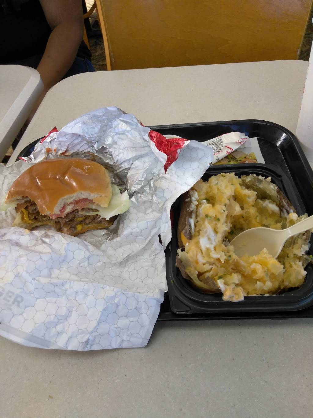 Wendys | restaurant | 1049 W Oakland Park Blvd, Fort Lauderdale, FL 33311, USA | 9545630057 OR +1 954-563-0057