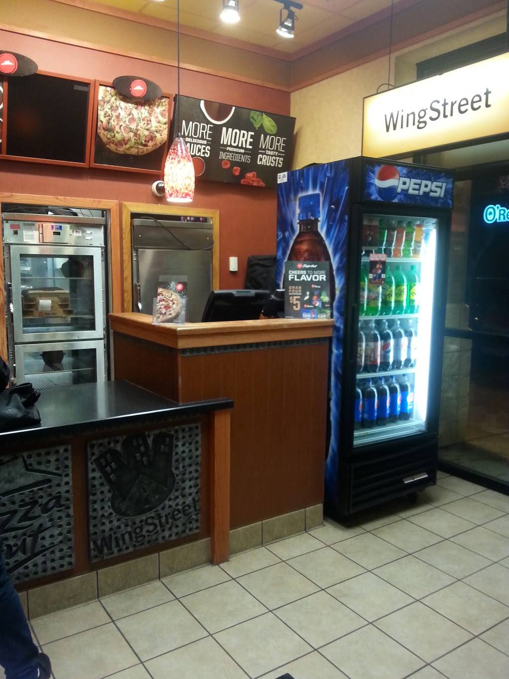 Pizza Hut | restaurant | 659 Brook Forest Ave, Shorewood, IL 60404, USA | 8157290544 OR +1 815-729-0544