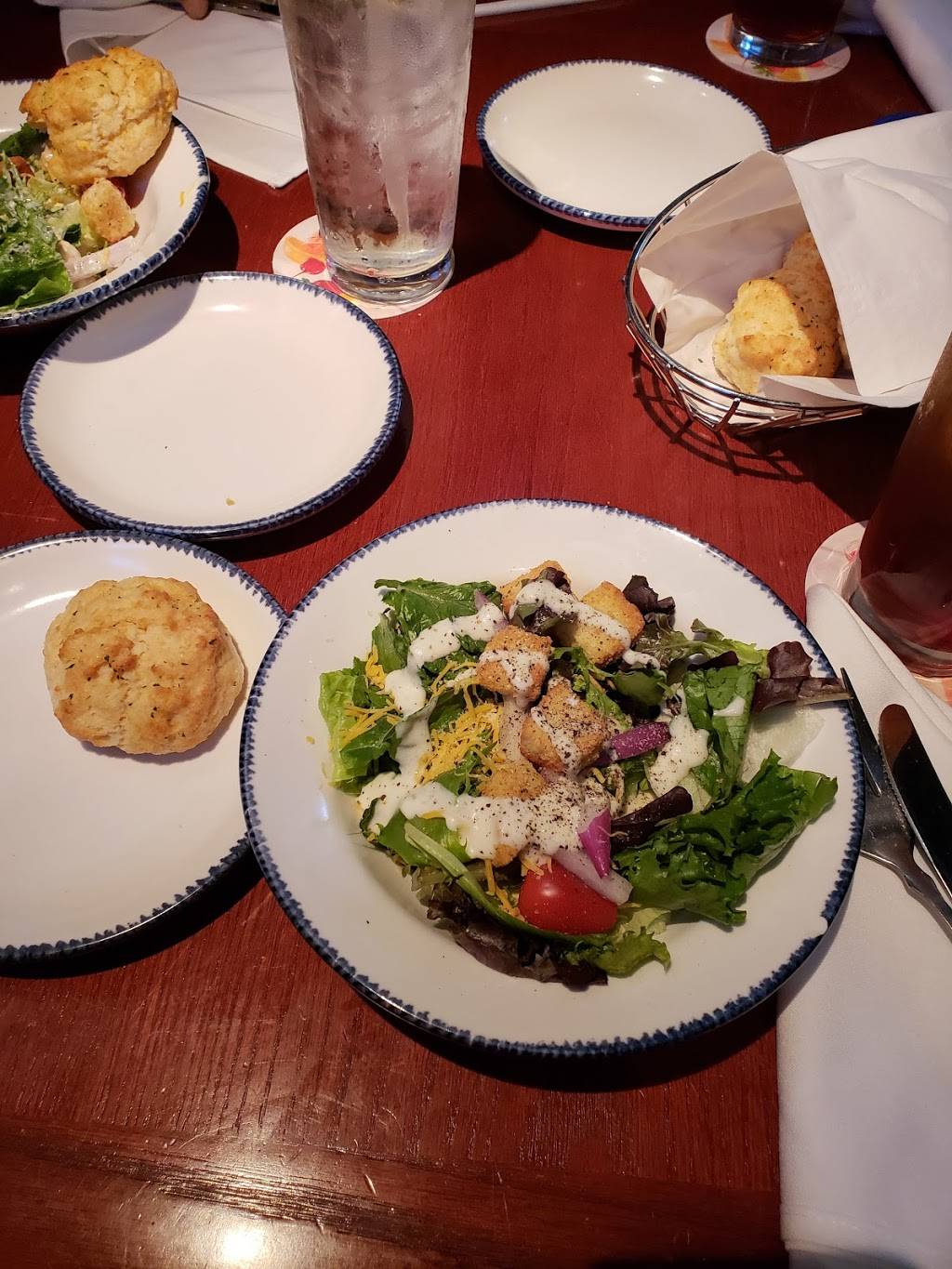 Red Lobster | restaurant | 2200 Bams Dr, Chattanooga, TN 37421, USA | 4234903488 OR +1 423-490-3488