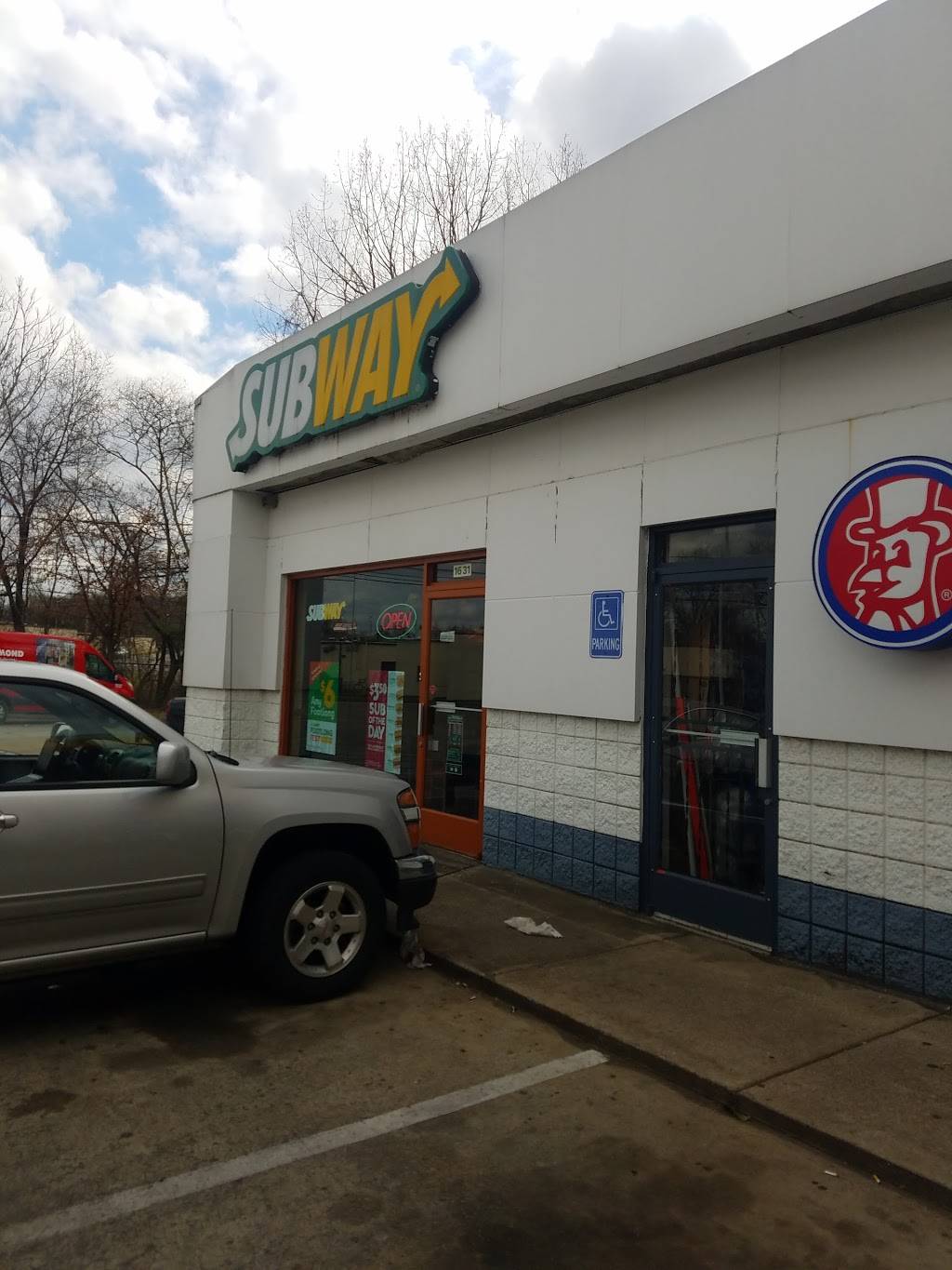 Subway | restaurant | 1631 Elm Hill Pike, Nashville, TN 37210, USA | 6153915900 OR +1 615-391-5900