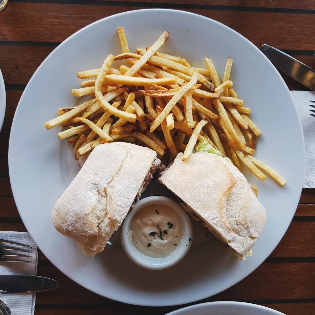 Le Garage | restaurant | 85 Liberty Ship Way #109, Sausalito, CA 94965, USA | 4153325625 OR +1 415-332-5625