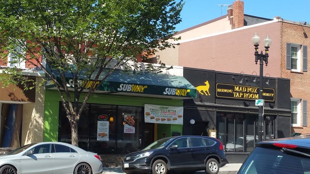 Subway Restaurants | restaurant | 2216 Wisconsin Ave NW, Washington, DC 20007, USA | 2023371080 OR +1 202-337-1080