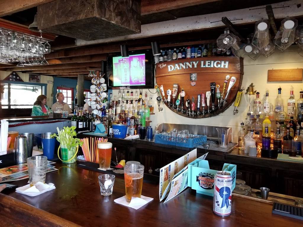 Hurricane Pattys | restaurant | 69 Lewis Blvd, St. Augustine, FL 32084, USA | 9043427338 OR +1 904-342-7338