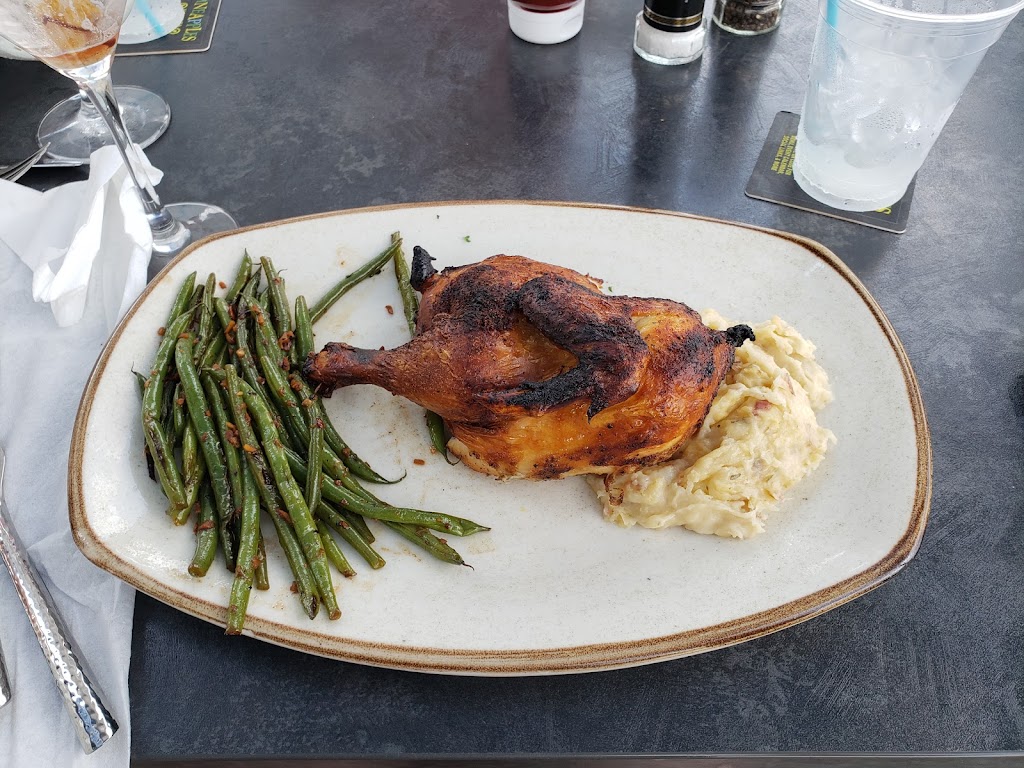 Pineapples | restaurant | 1434 Pineapple Ave, Melbourne, FL 32935, USA | 3214991400 OR +1 321-499-1400