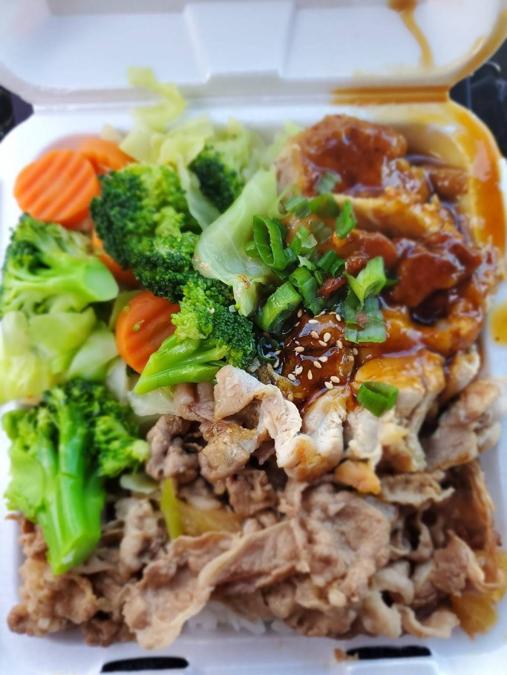 Yoshinoya | restaurant | 2072 W Redlands Blvd, Redlands, CA 92373, USA | 9097929000 OR +1 909-792-9000