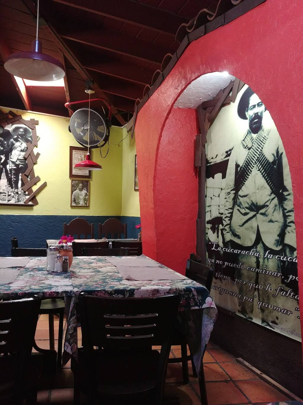 Restaurante Los Arcos | restaurant | Blvd. Benito Juárez 29, Playas Rosarito, 22700 Rosarito, B.C., Mexico | 016616120491 OR +52 661 612 0491