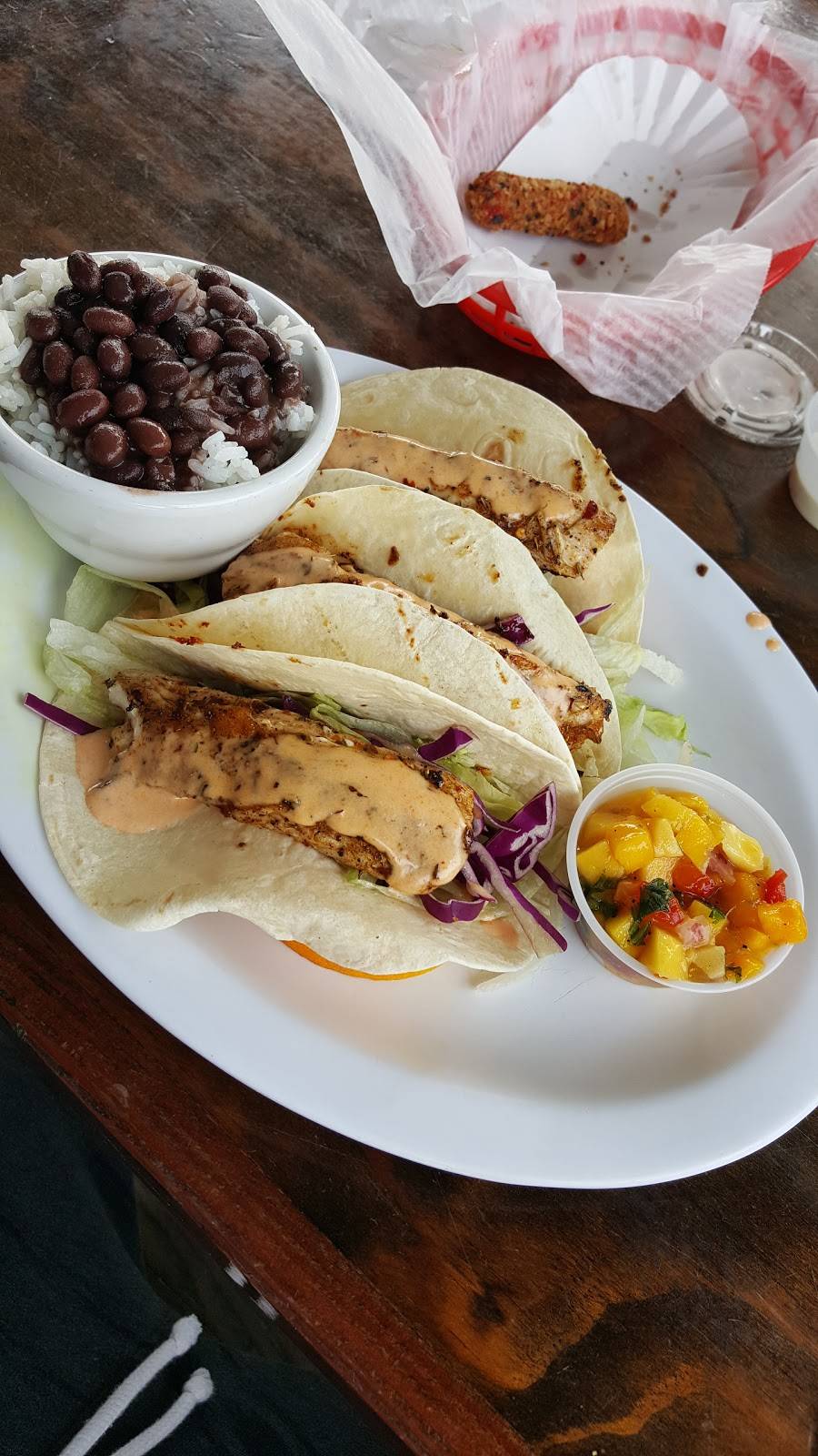 Long Doggers - Indialantic | restaurant | 890 N Miramar Ave, Indialantic, FL 32903, USA | 3217251115 OR +1 321-725-1115