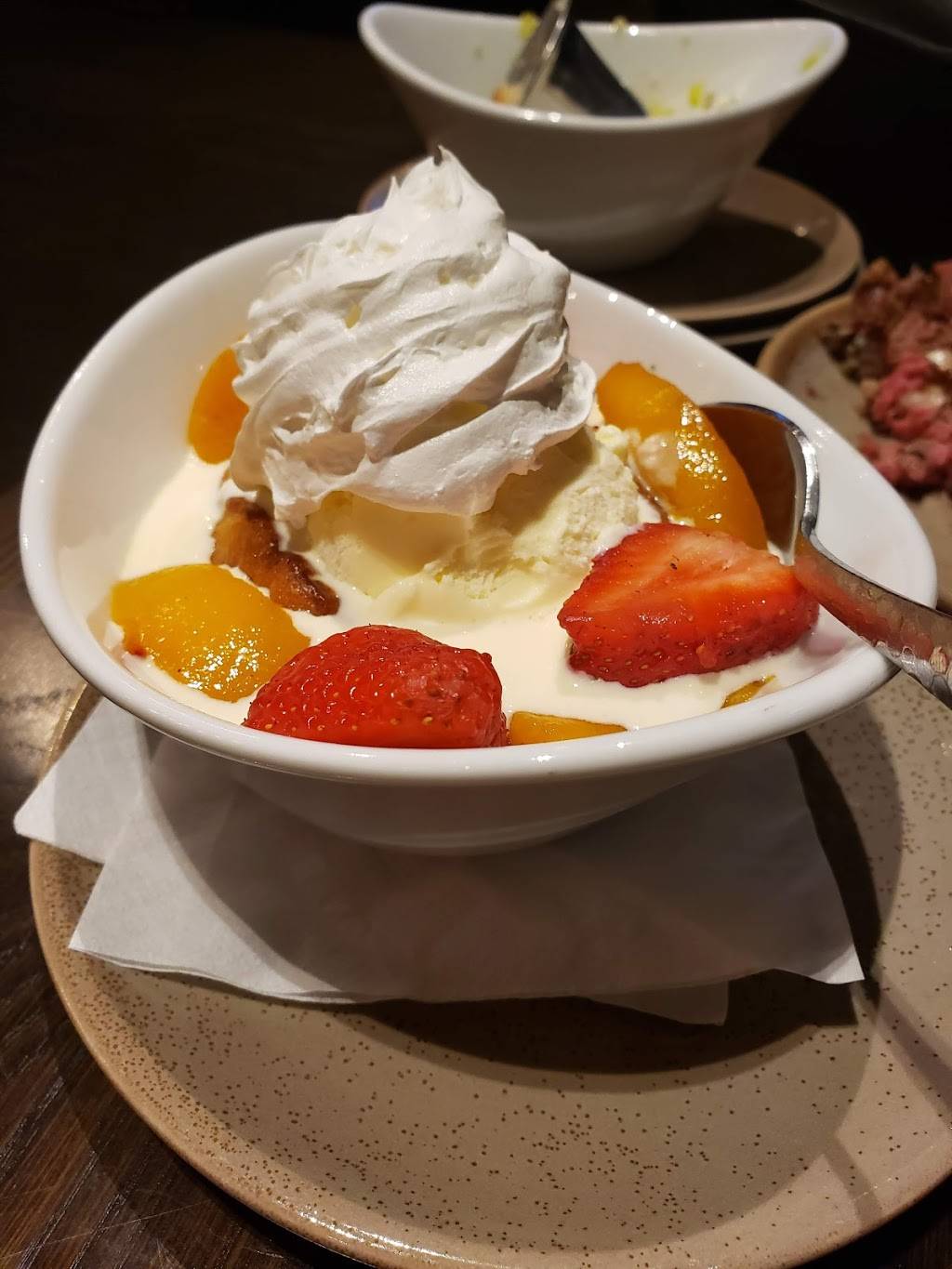 Giffords Kitchen and Social | restaurant | 2300 Bushwood Dr, Elgin, IL 60124, USA | 8476493900 OR +1 847-649-3900