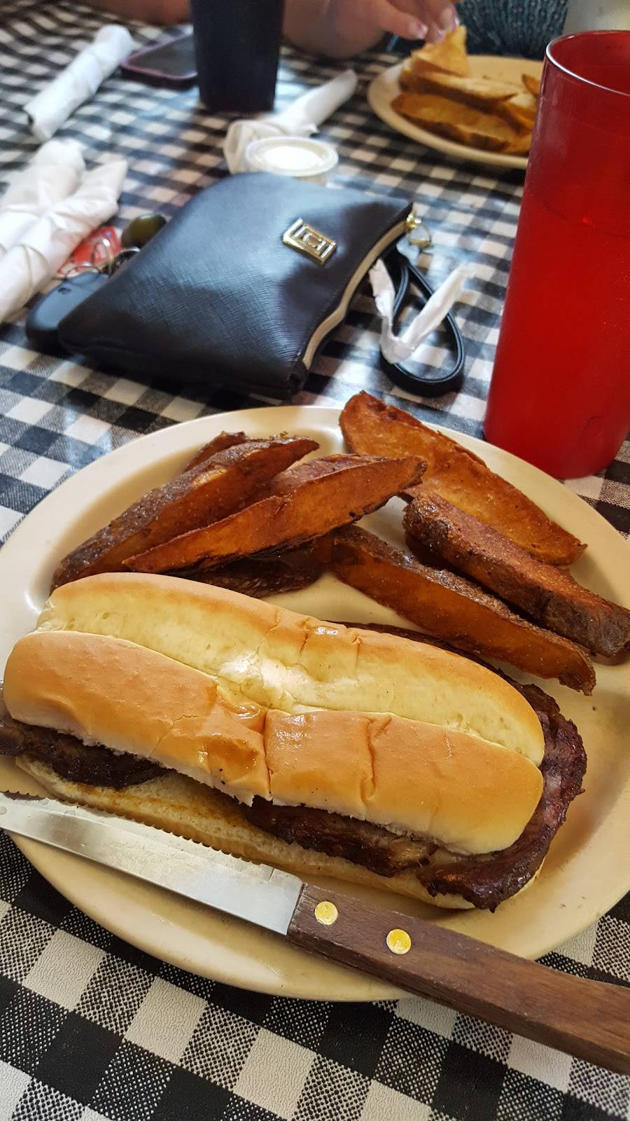 Hornville tavern | restaurant | 2607 W Baseline Rd, Evansville, IN 47720, USA | 8129630967 OR +1 812-963-0967