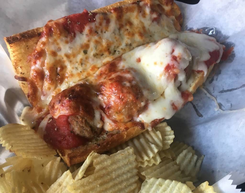 Wheres Rufus Sports Bar | night club | 6100 S Broadway Ave #100, Tyler, TX 75703, USA | 9035819999 OR +1 903-581-9999