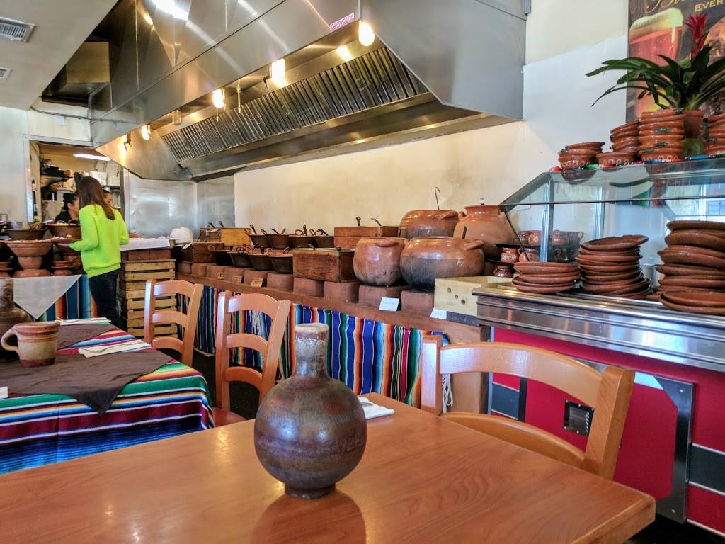 Los Moles | restaurant | 1320 65th St, Emeryville, CA 94608, USA | 5102856635 OR +1 510-285-6635