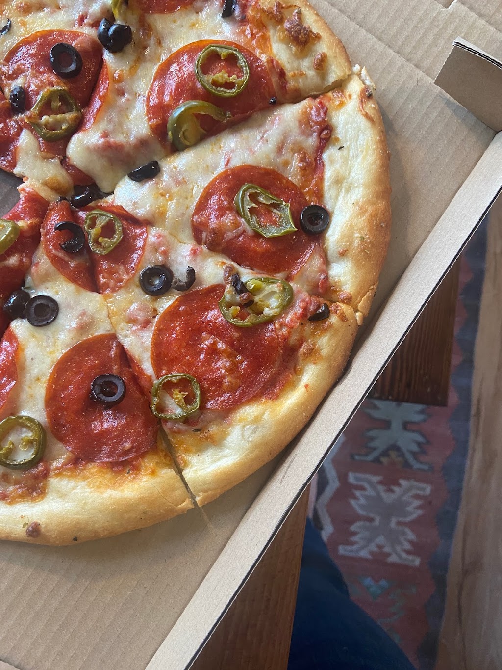 Fat Dog Pizza | restaurant | 116 Main Ave, Tillamook, OR 97141, USA | 5033542283 OR +1 503-354-2283