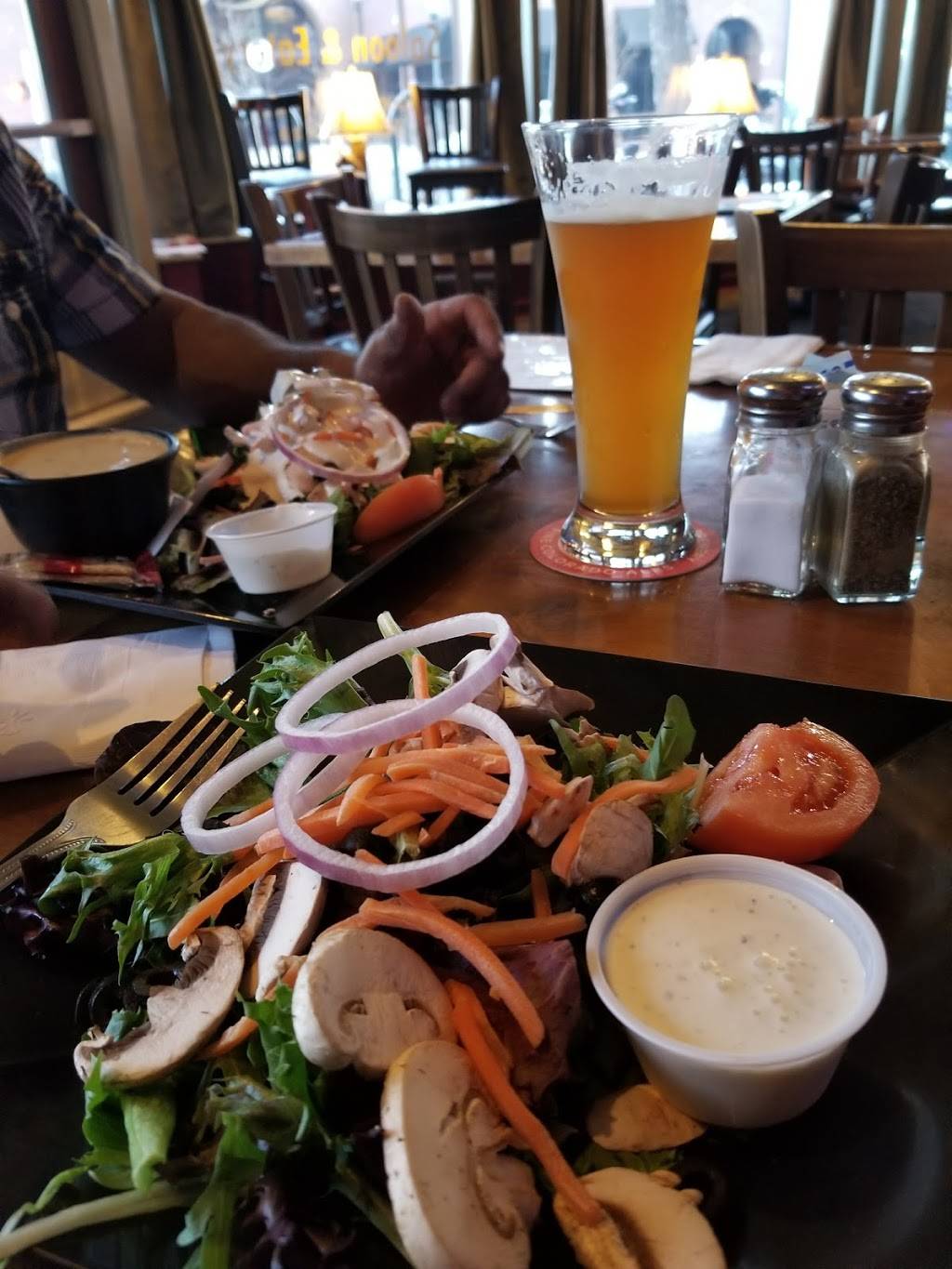 The Mad Cow Saloon | restaurant | 909 8th Ave, Greeley, CO 80631, USA | 9703565520 OR +1 970-356-5520