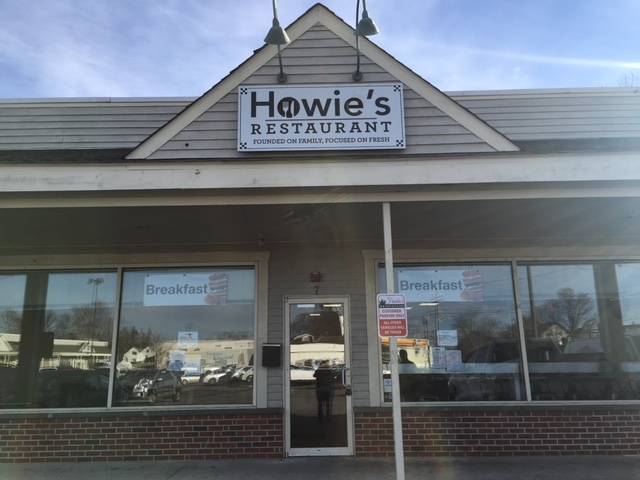 Howies | restaurant | 1525 Smith St Suite 7, North Providence, RI 02911, USA | 4013530500 OR +1 401-353-0500