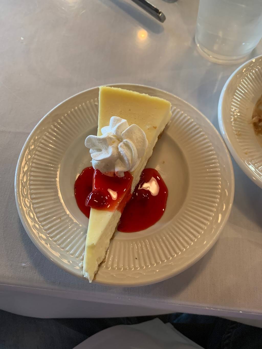 The Filling Station | restaurant | 316 N Hamilton St, Dalton, GA 30720, USA | 7062793355 OR +1 706-279-3355