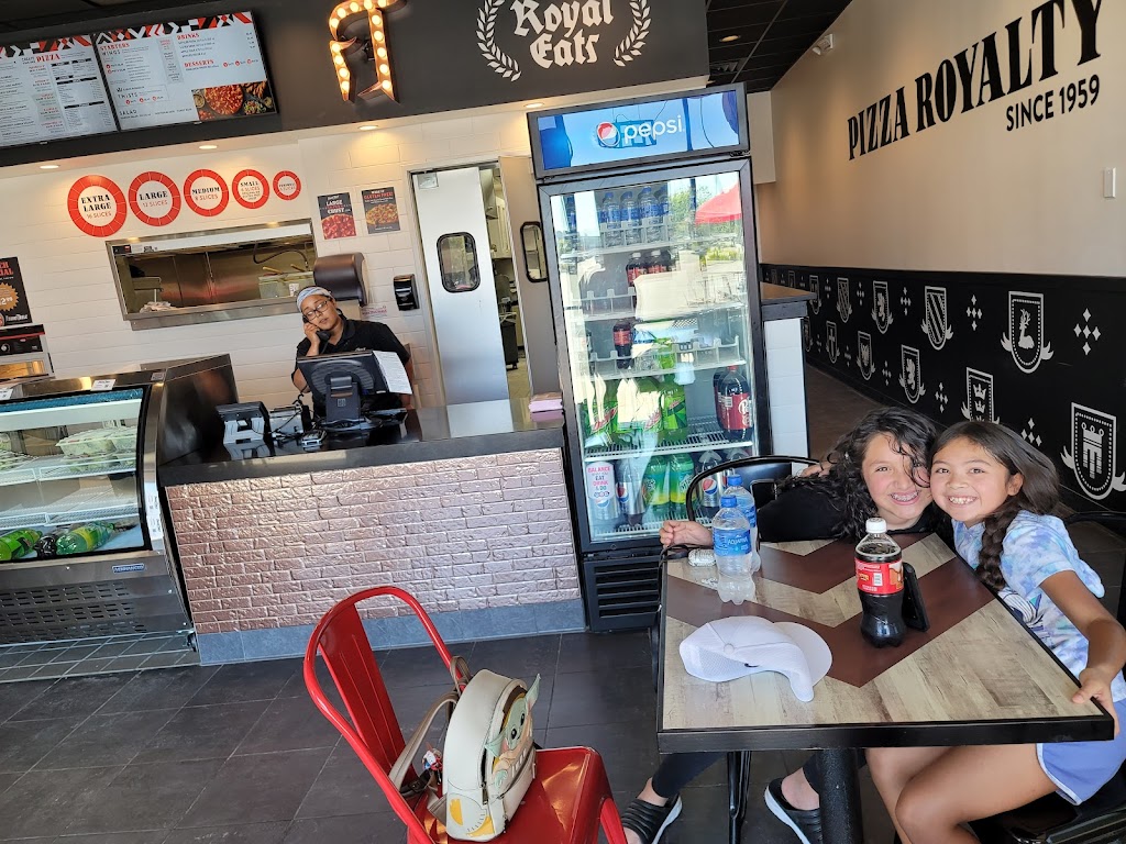 Round Table Pizza | restaurant | 775 N Bethel Ave Suite 108, Sanger, CA 93657, USA | 5593998932 OR +1 559-399-8932