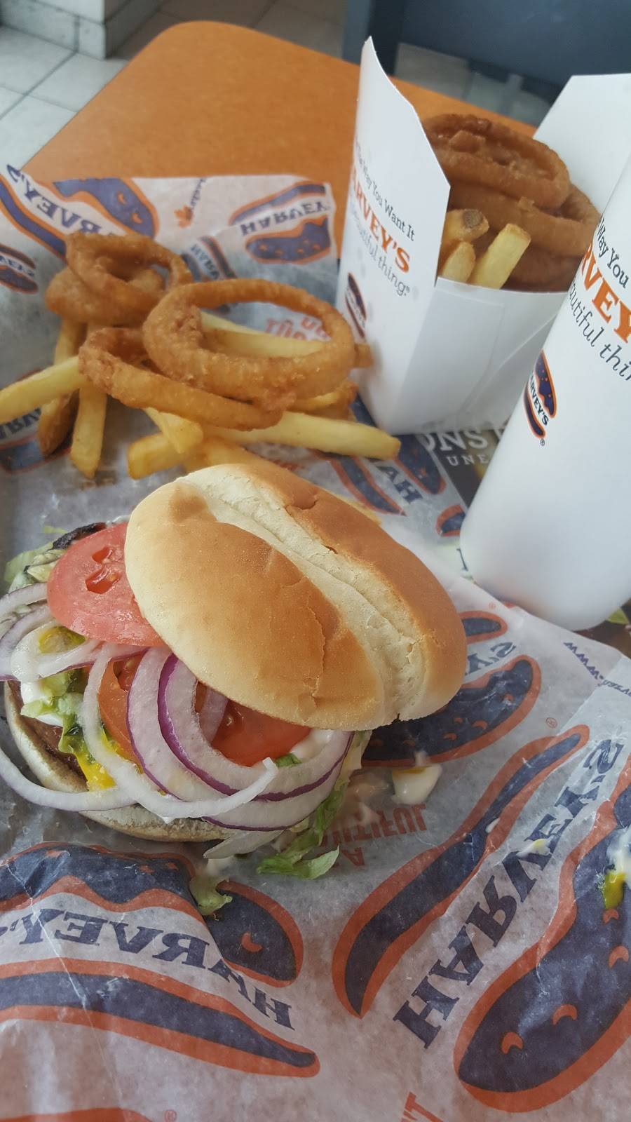 Harveys | restaurant | 7475 Boulevard Décarie, Montréal, QC H4P 2G9, Canada | 5147383588 OR +1 514-738-3588