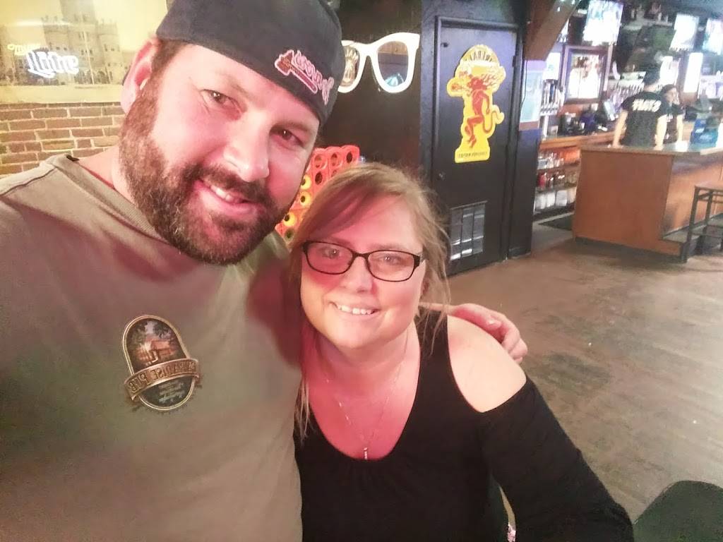 Ikes | night club | 459 Lincoln Ave, Charleston, IL 61920, USA | 2173487698 OR +1 217-348-7698