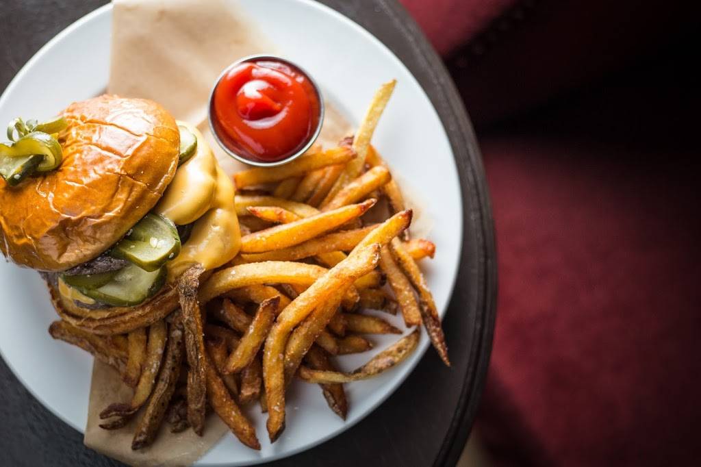 The Barrelhouse Flat | restaurant | 2624 N Lincoln Ave, Chicago, IL 60614, USA | 7738570421 OR +1 773-857-0421