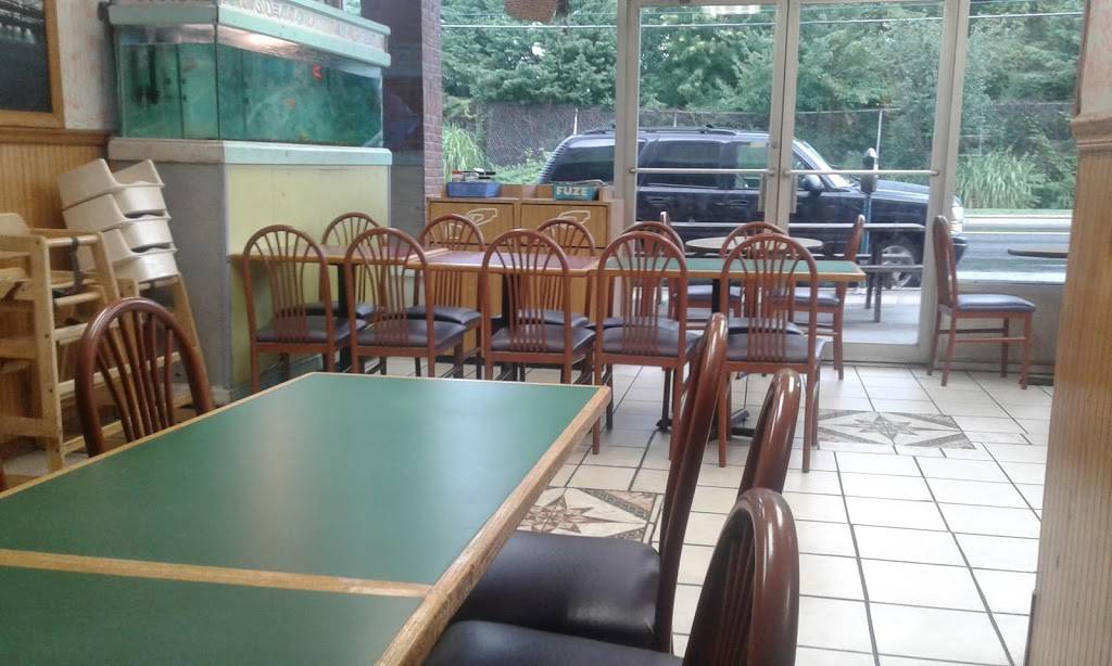 Caramels Ice Cream & Pizza | restaurant | 700 Reisterstown Rd, Pikesville, MD 21208, USA | 4104862365 OR +1 410-486-2365