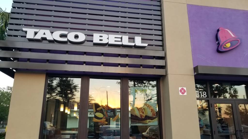 Taco Bell | meal takeaway | 1318 Royal Palm Beach Blvd, Royal Palm Beach, FL 33411, USA | 5613333998 OR +1 561-333-3998