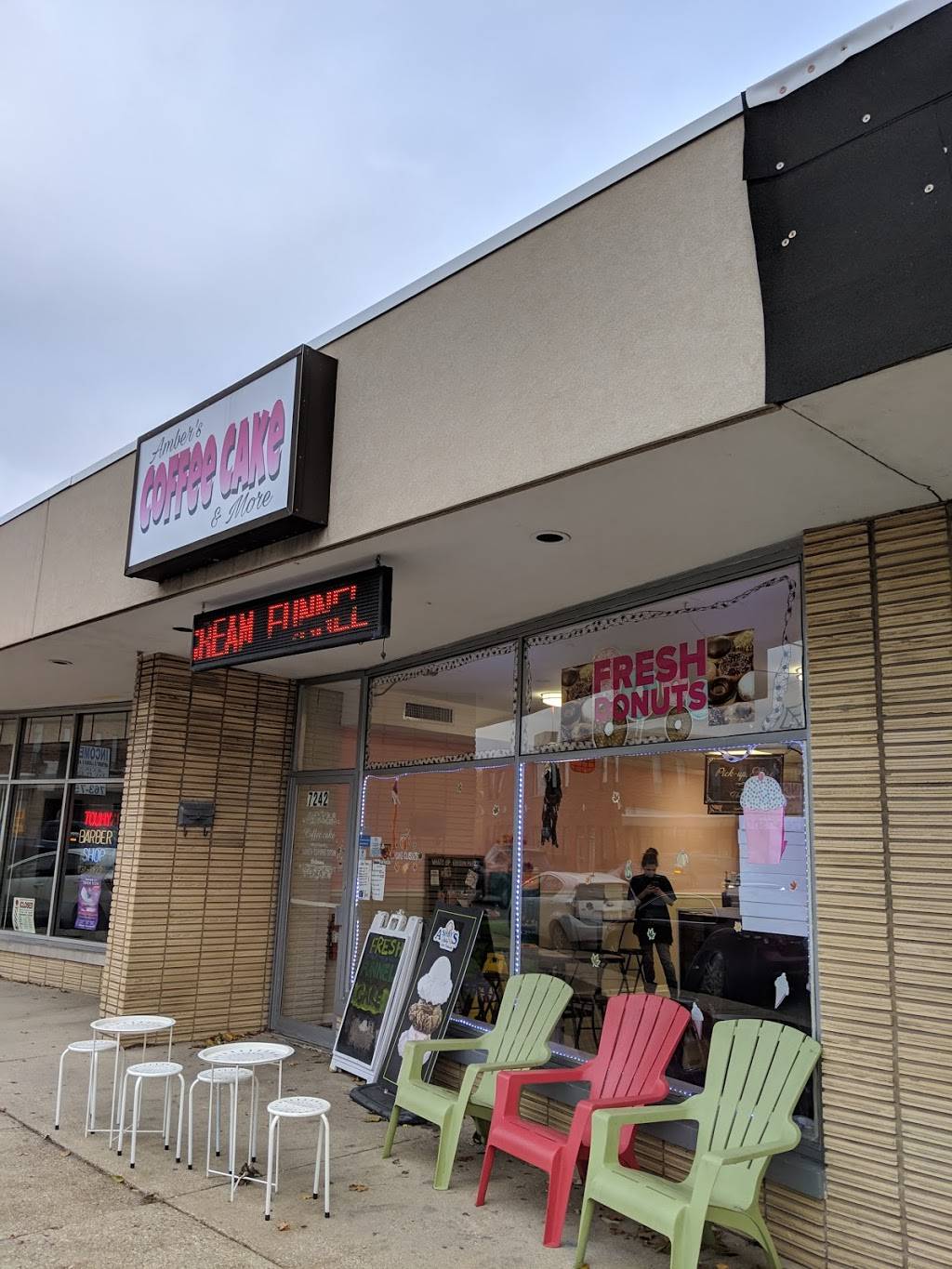 Ambers Coffee Cake | restaurant | 7242 W Touhy Ave, Chicago, IL 60631, USA | 7737446473 OR +1 773-744-6473