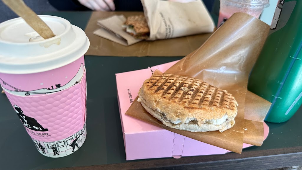 JOE & THE JUICE | cafe | 1801 Central St, Evanston, IL 60201, USA | 6467418640 OR +1 646-741-8640