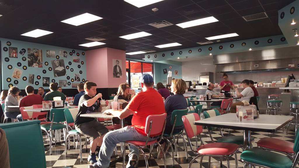 Hwy 55 Burgers Shakes & Fries | restaurant | 516 Mercantile Pl, Fort Mill, SC 29715, USA | 8033963999 OR +1 803-396-3999