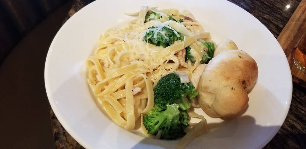 BJs Restaurant & Brewhouse | restaurant | 5613 Paseo Del Norte, Carlsbad, CA 92008, USA | 7605794440 OR +1 760-579-4440