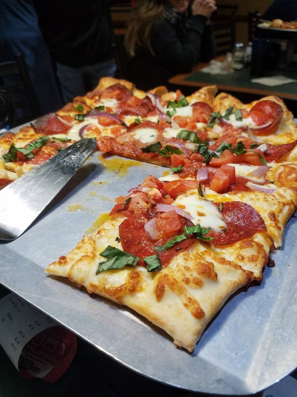 Round Table Pizza | meal delivery | 14898 Dale Evans Pkwy Ste 200, Apple Valley, CA 92307, USA | 7609619867 OR +1 760-961-9867