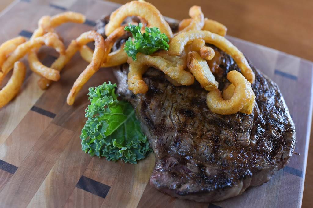 Crazy Horse Steak House-Saloon | restaurant | 2027 N Park Dr, Holland, MI 49424, USA | 6163958393 OR +1 616-395-8393