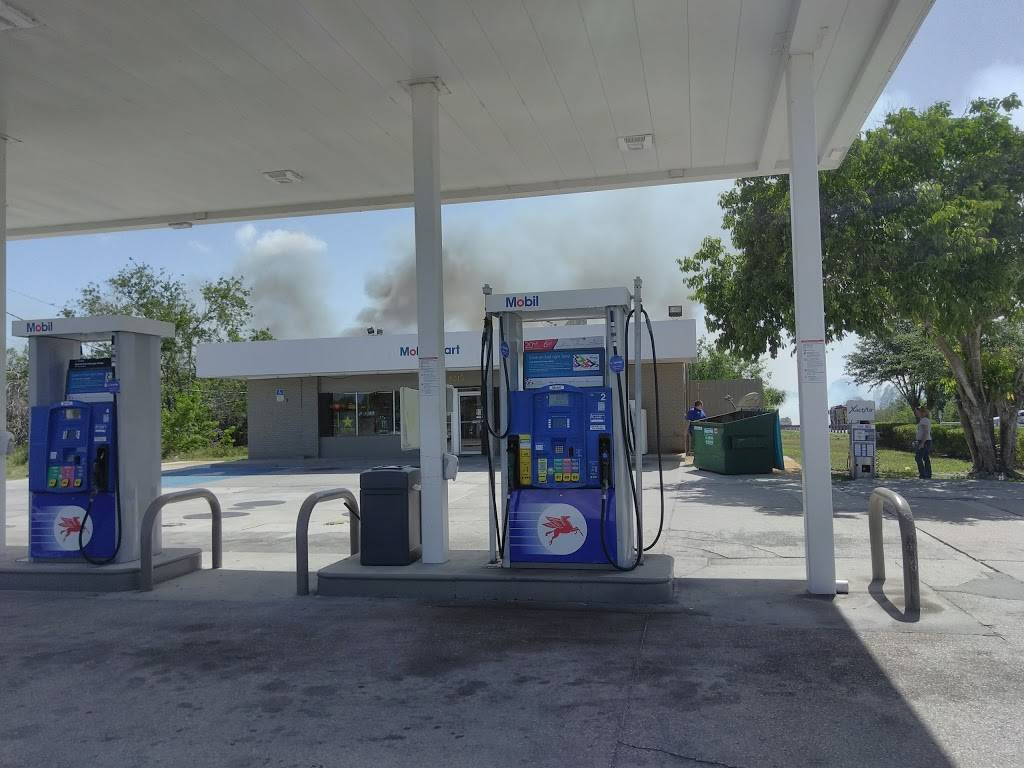 Pineapple Joes Grill & Raw Bar | restaurant | 6297 US-1, Fort Pierce, FL 34946, USA | 7724656930 OR +1 772-465-6930