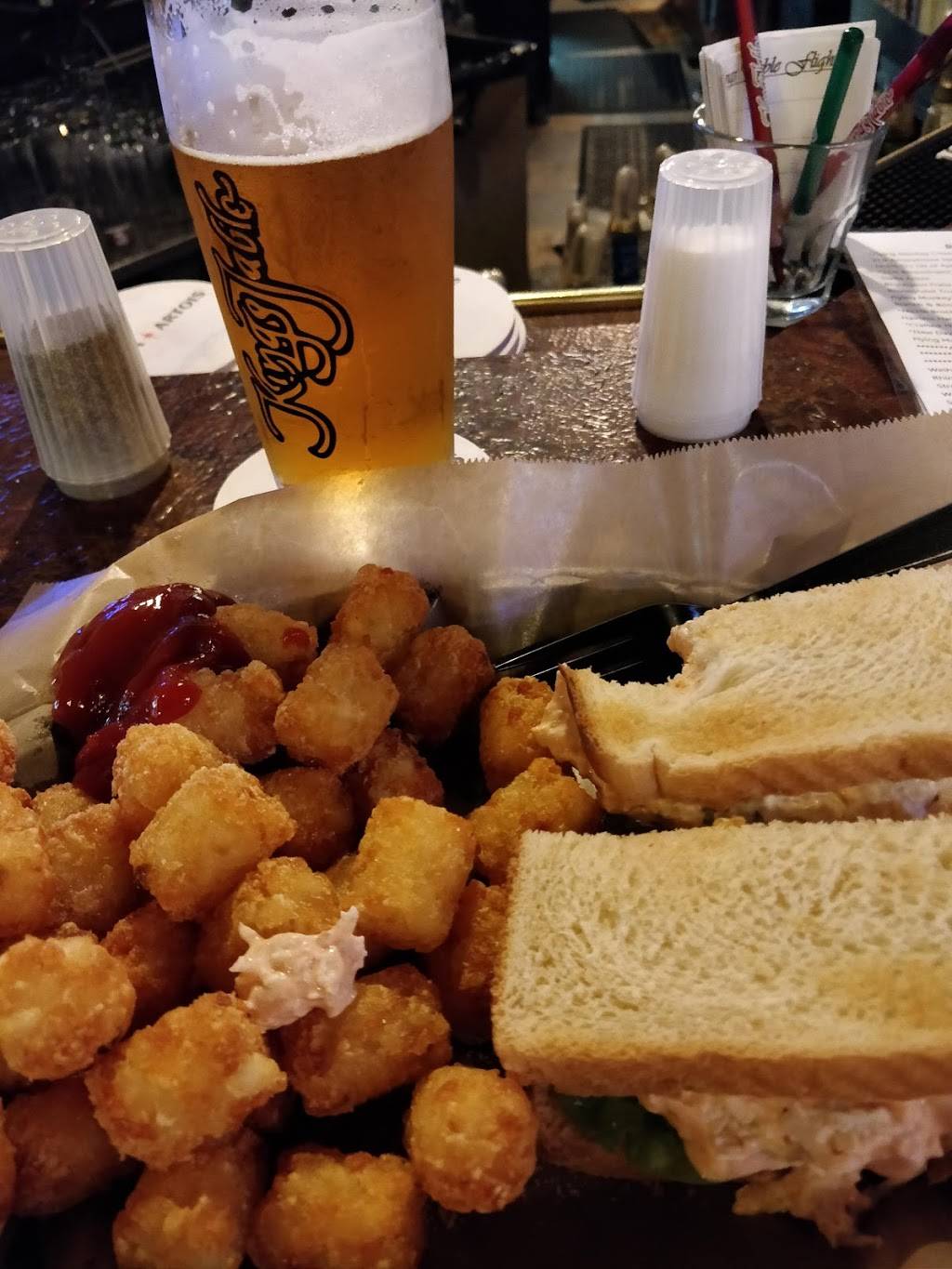 Kings Table Bar & Grill | restaurant | 2348 Grange Hall Rd, Beavercreek, OH 45431, USA | 9374311700 OR +1 937-431-1700