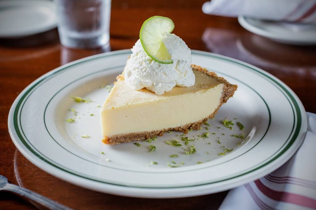 L. Woods Tap & Pine Lodge | restaurant | 7110 Lincoln Ave, Lincolnwood, IL 60712, USA | 8476773350 OR +1 847-677-3350