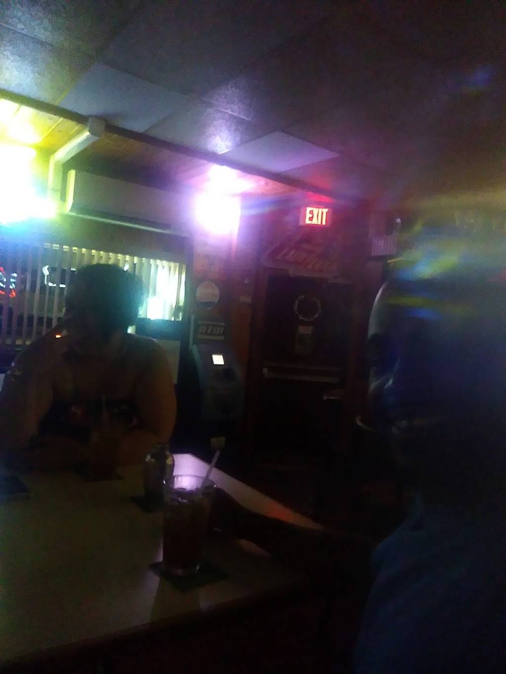 J R Bs Family Restaurant | restaurant | 1819, 41 Bridge St, Ansonia, CT 06401, USA | 2037345007 OR +1 203-734-5007