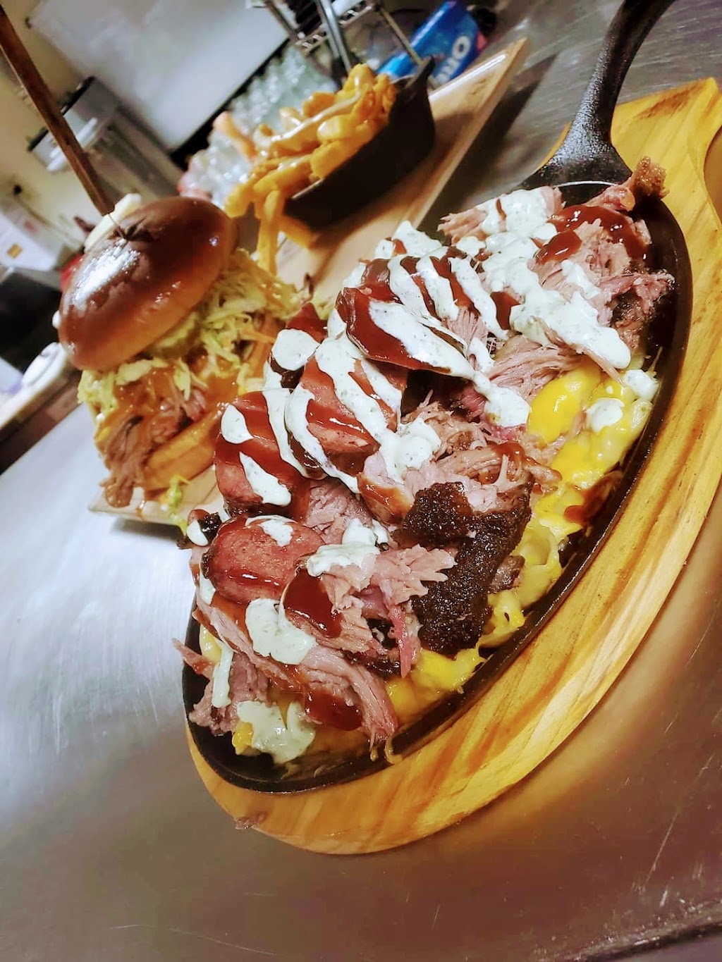 The Angry Elephant Burgers, Brew & Que | restaurant | 111 E 47th St S, Wichita, KS 67216, USA | 3167965087 OR +1 316-796-5087