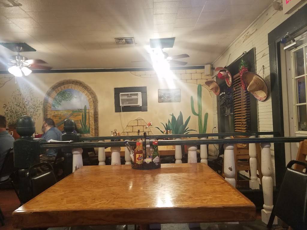 Panchos Villa Mexican Restaurant | restaurant | 32804 Pennsylvania Ave, San Antonio, FL 33576, USA | 3525883037 OR +1 352-588-3037