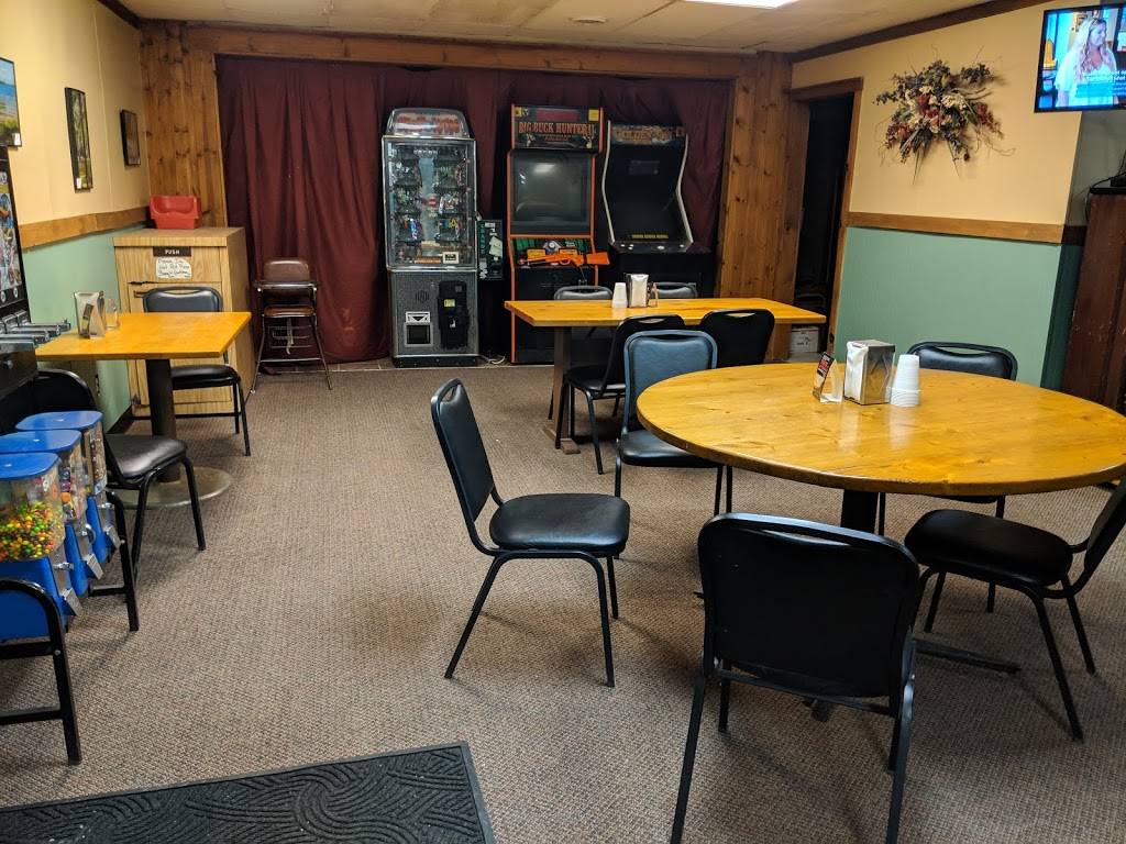 Cicero’s Pizza | restaurant | 2408 M-137, Interlochen, MI 49643, USA | 2312766324 OR +1 231-276-6324