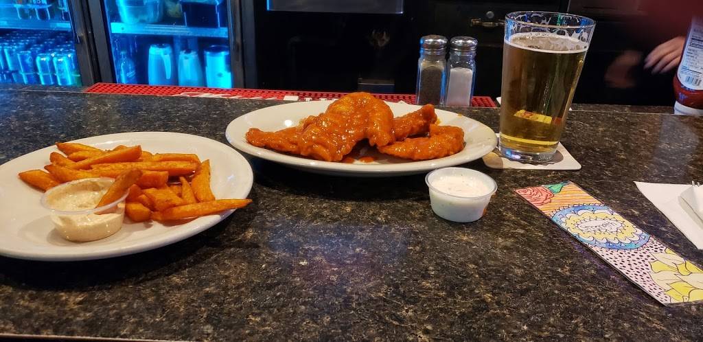 Shevys Sports Bar & Grill | restaurant | 2607 N Main St, Elkhorn, NE 68022, USA | 4023159951 OR +1 402-315-9951