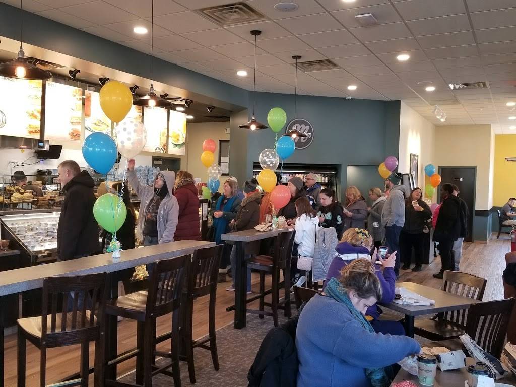 Manhattan Bagel | restaurant | 401 S Broad St, Lansdale, PA 19446, USA | 2156479990 OR +1 215-647-9990