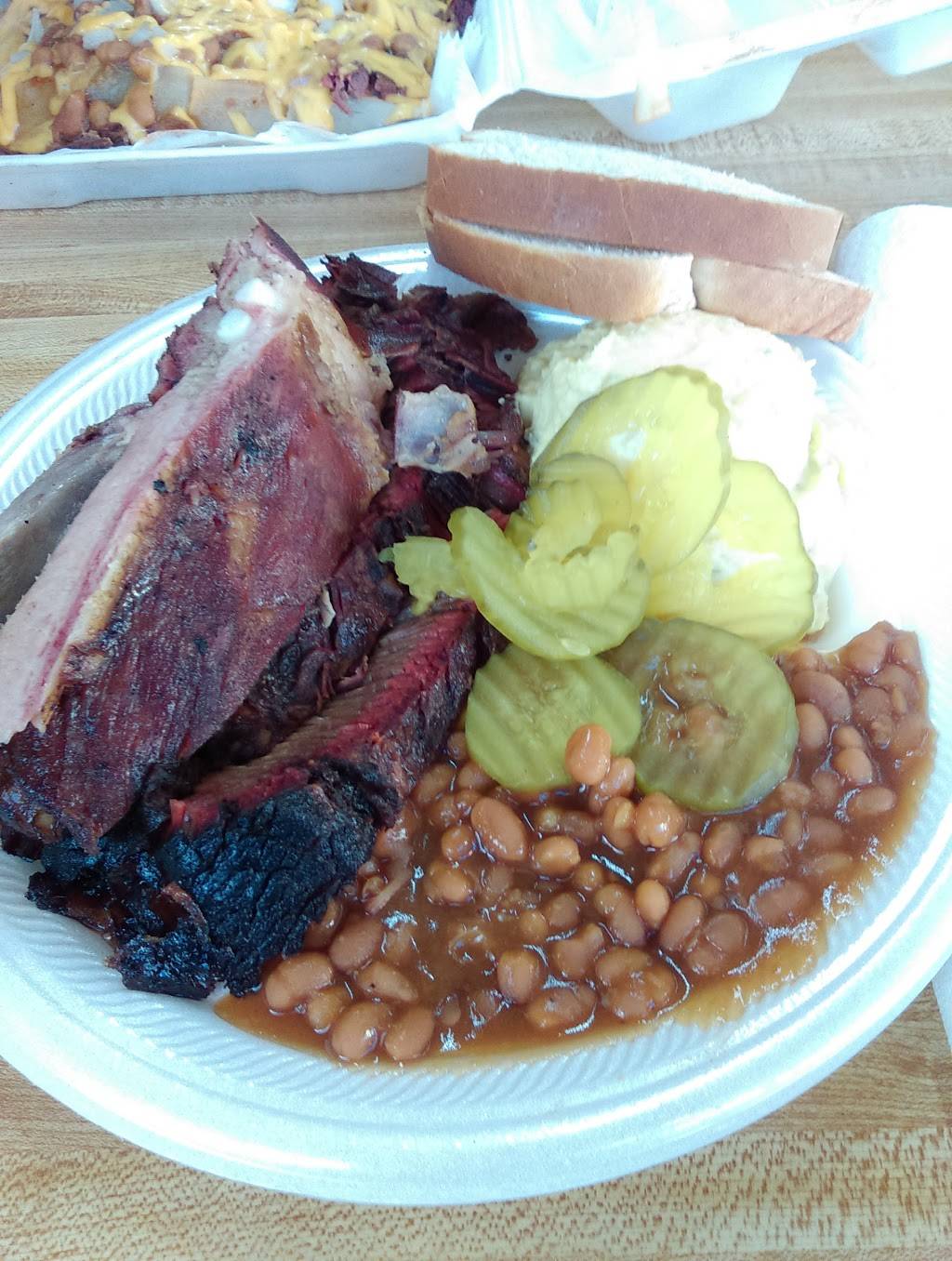 Wilsons BBQ | restaurant | 6513 Brentwood Stair Rd, Fort Worth, TX 76112, USA | 6822132343 OR +1 682-213-2343