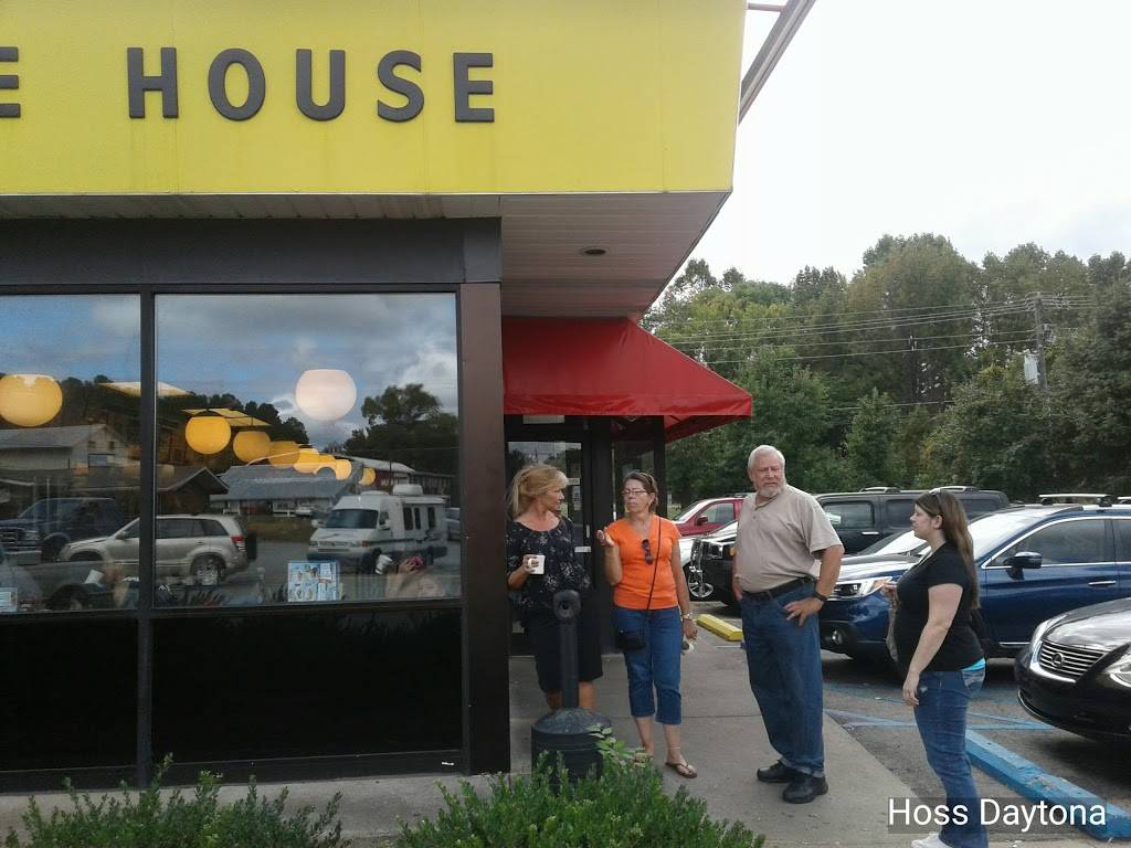 Waffle House | meal takeaway | 110 Daniel Boone St, Hillsborough, NC 27278, USA | 9196440040 OR +1 919-644-0040