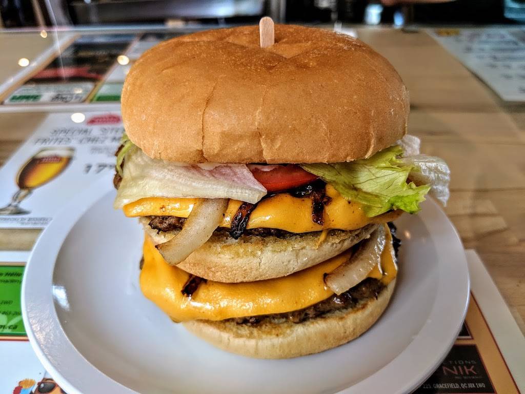 Chez Martin | restaurant | 115 Rue Saint Joseph, Gracefield, QC J0X 1W0, Canada | 8194634444 OR +1 819-463-4444