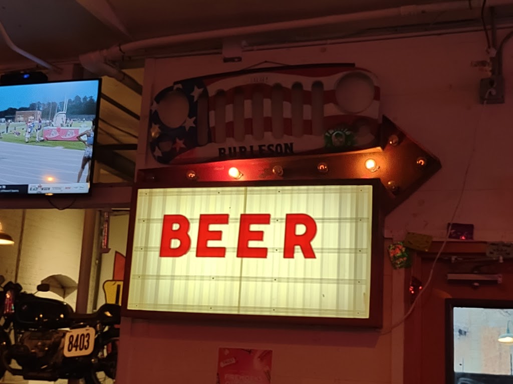 Burleson Yard Beer Garden | restaurant | 430 Austin St, San Antonio, TX 78215, USA | 2103543001 OR +1 210-354-3001