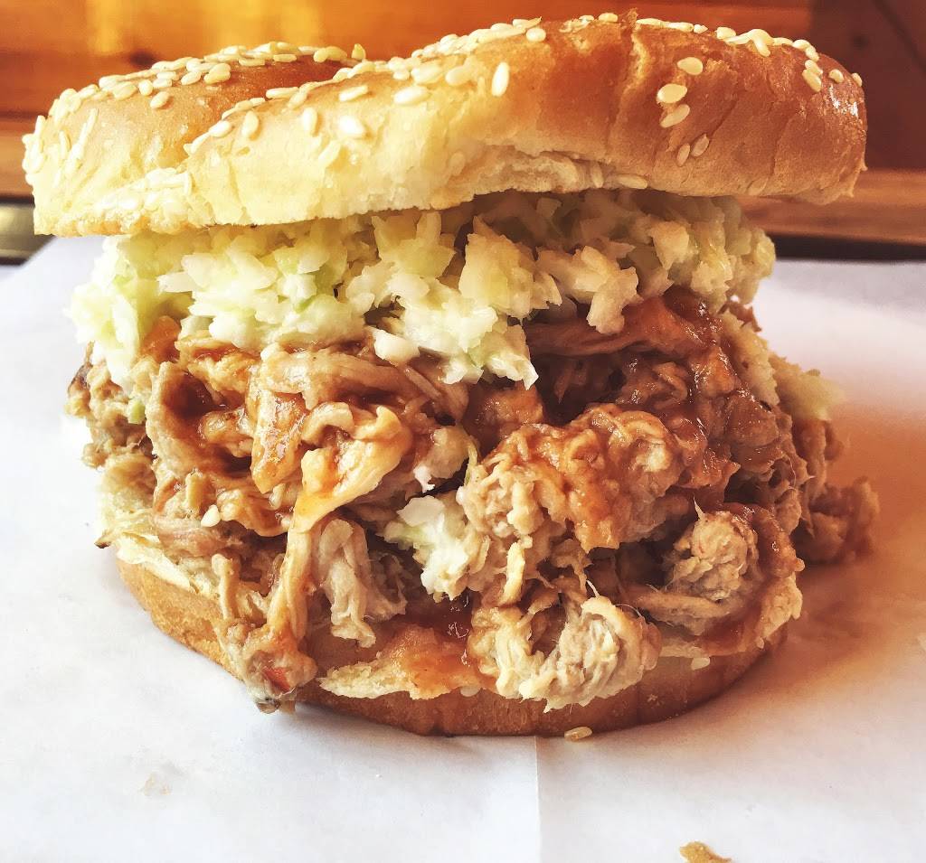 BBQ King | restaurant | 2613 E Main St, Lincolnton, NC 28092, USA | 7047351112 OR +1 704-735-1112