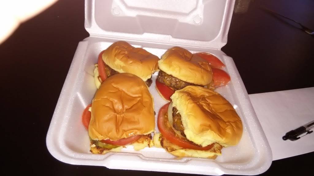 Misfits Sports Bar And Grill | restaurant | 11475 W Colfax Ave, Lakewood, CO 80215, USA | 3032333000 OR +1 303-233-3000