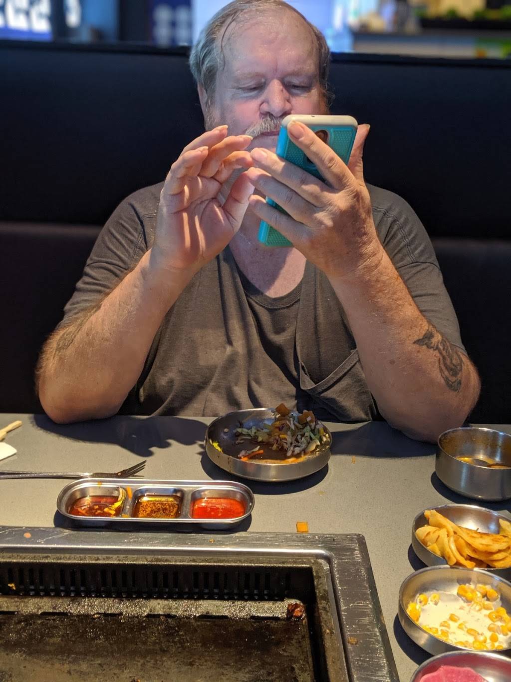 KFC | restaurant | 215 E Sunshine St, Springfield, MO 65807, USA | 4175013572 OR +1 417-501-3572