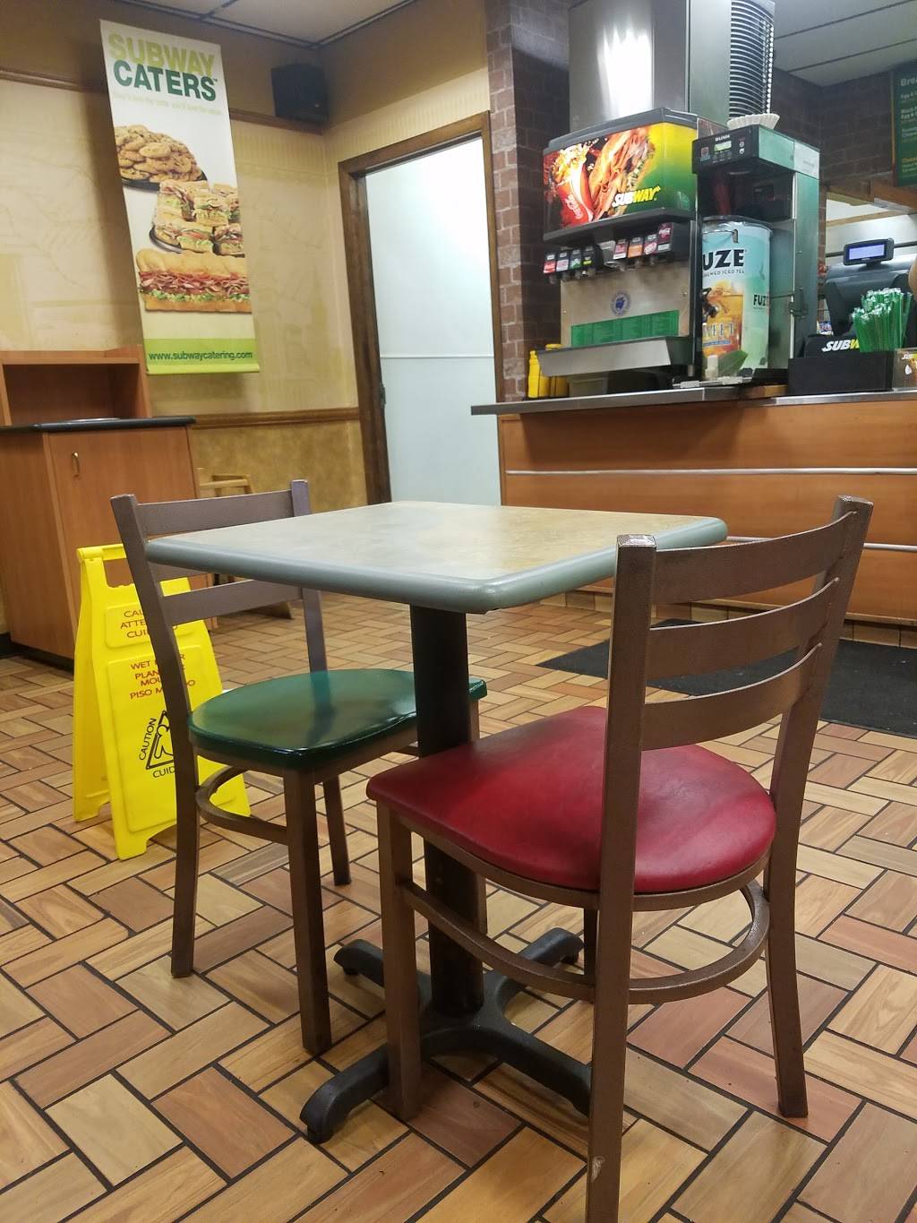 Subway | restaurant | 2181 E Livingston Ave, Columbus, OH 43209, USA | 6148841569 OR +1 614-884-1569