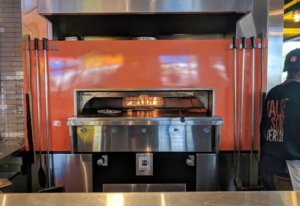 Blaze Pizza | meal takeaway | 1225 Veterans Pkwy #700, Clarksville, IN 47129, USA | 8124064347 OR +1 812-406-4347