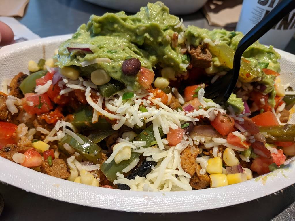 Chipotle Mexican Grill | restaurant | 9900 College Blvd, Overland Park, KS 66210, USA | 9134696620 OR +1 913-469-6620